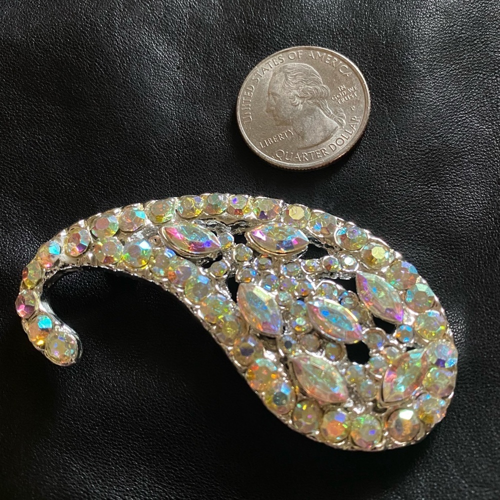 Vintage Brooch Paisley & Iridescent Aurora Borealis